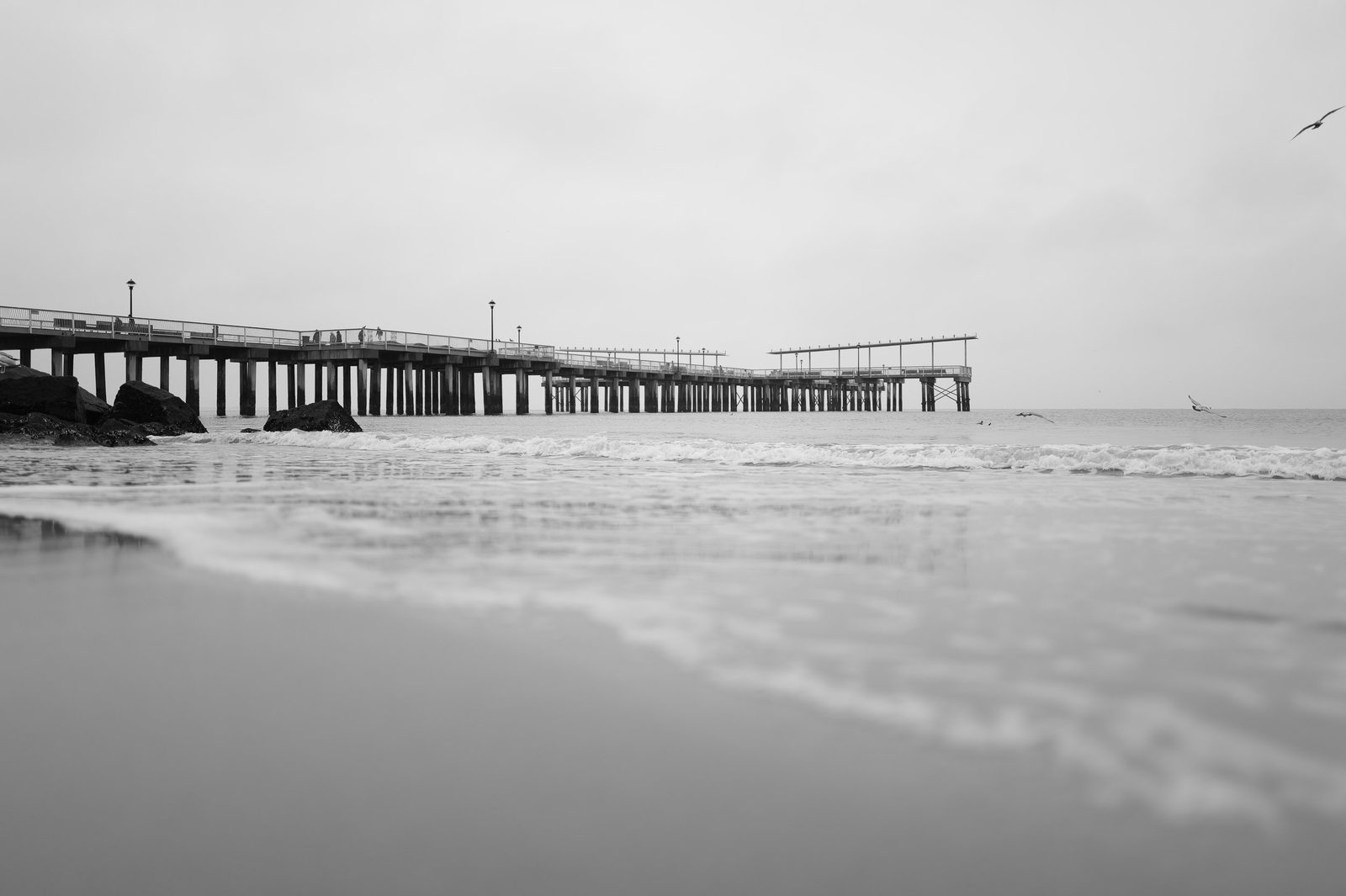 Longue jetee s'avancant dans la mer, Coney Island