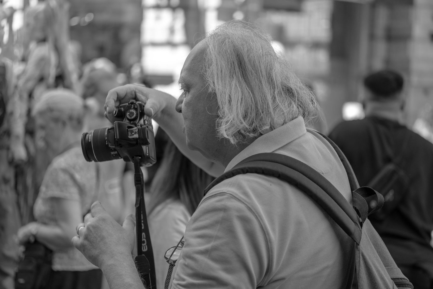 Photographe en action a la Zinneke Parade, Bruxelles (planche 002)