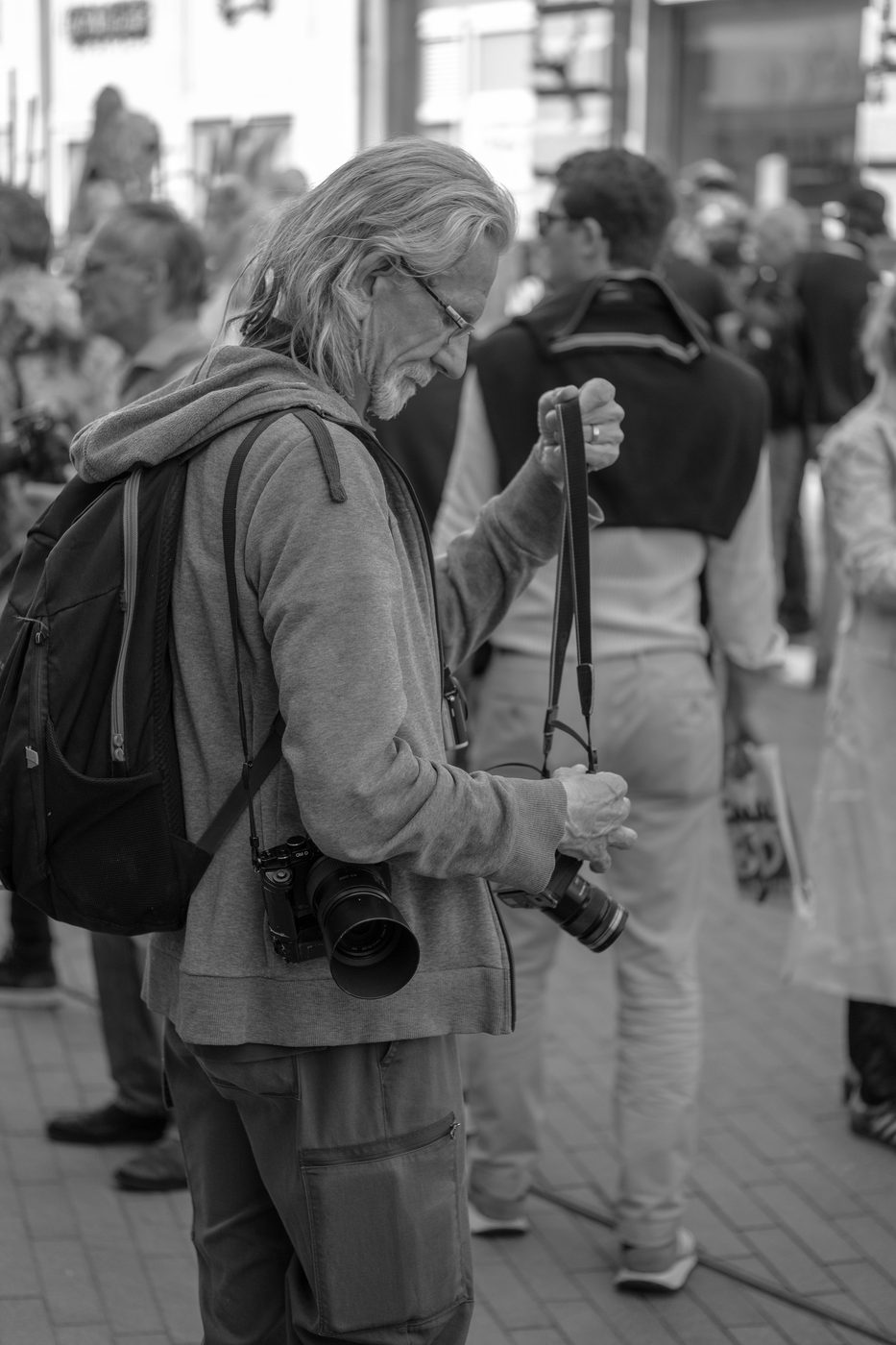 Photographe en action a la Zinneke Parade, Bruxelles (planche 008)