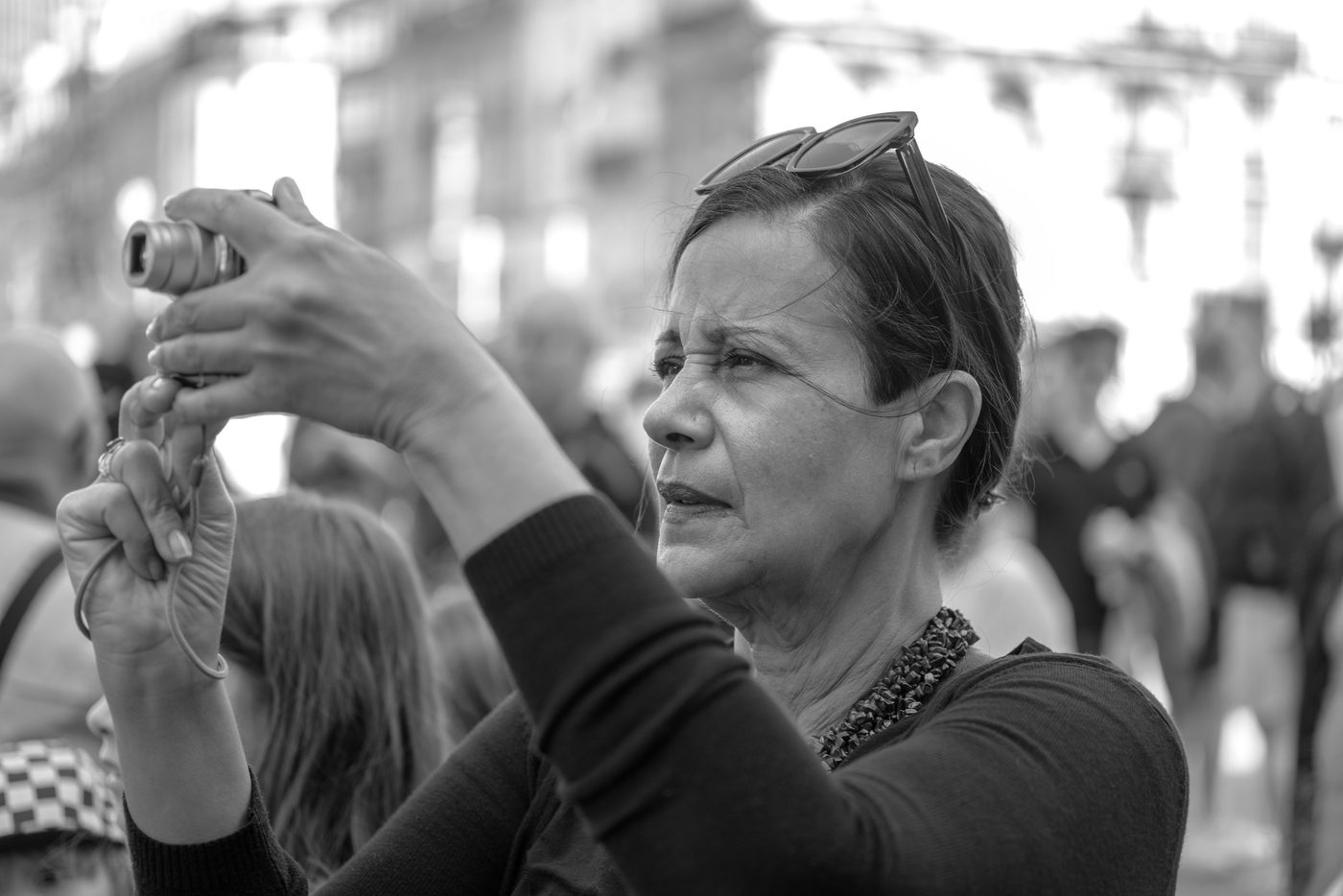 Photographe en action a la Zinneke Parade, Bruxelles (planche 009)