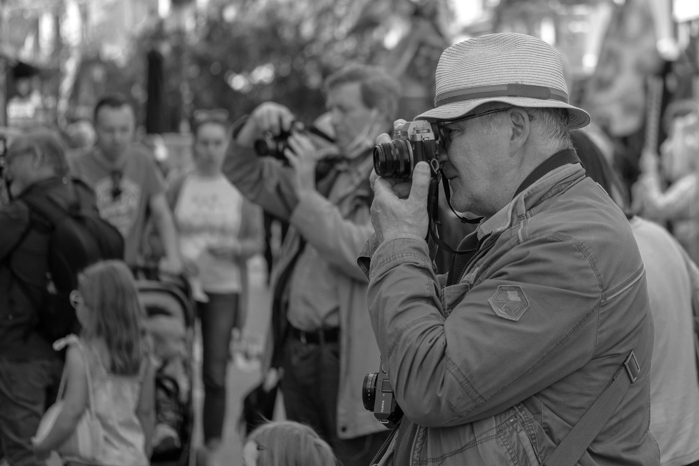 Photographe en action a la Zinneke Parade, Bruxelles (planche 010)