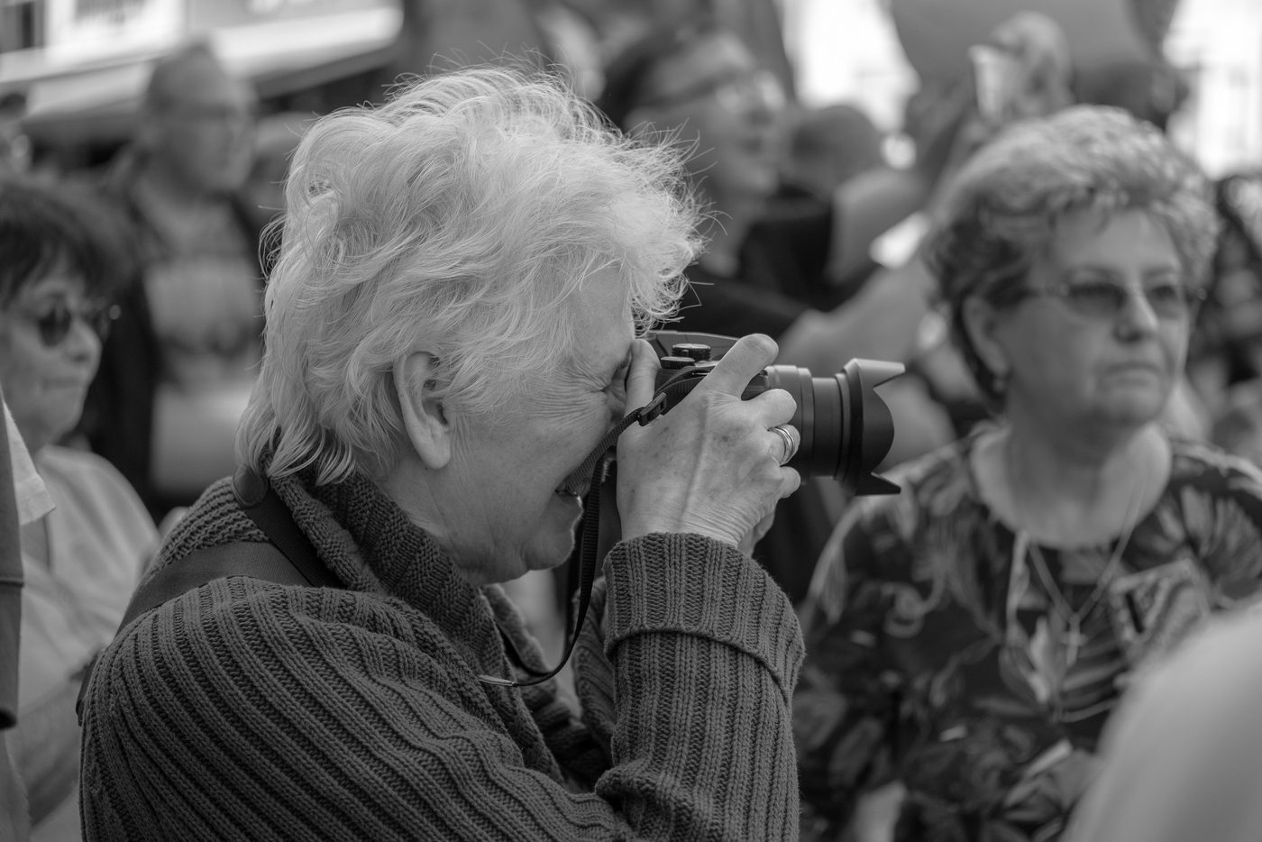 Photographe en action a la Zinneke Parade, Bruxelles (planche 011)