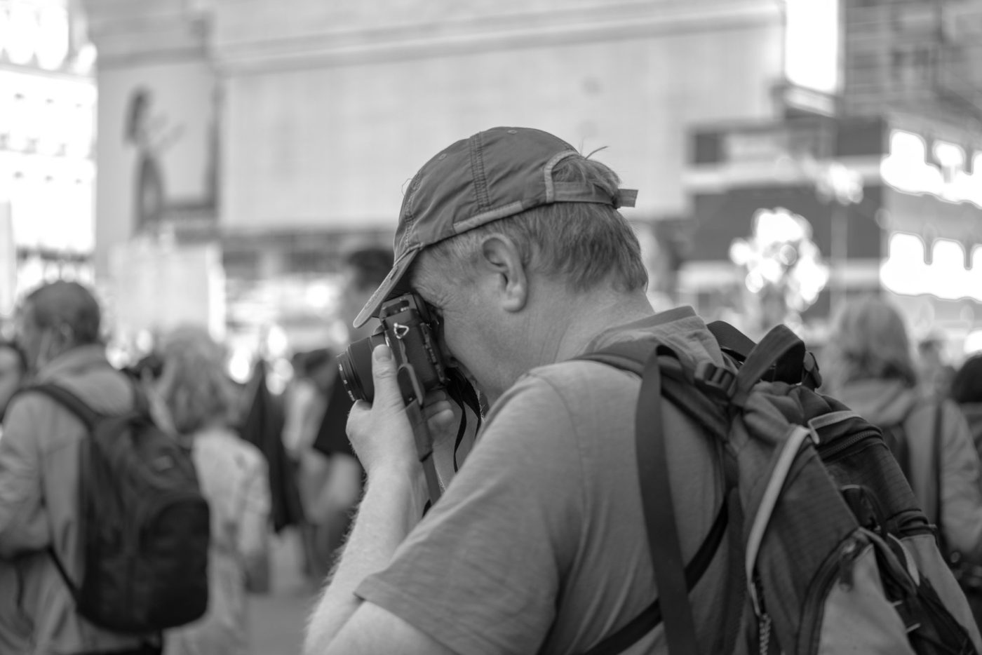 Photographe en action a la Zinneke Parade, Bruxelles (planche 012)