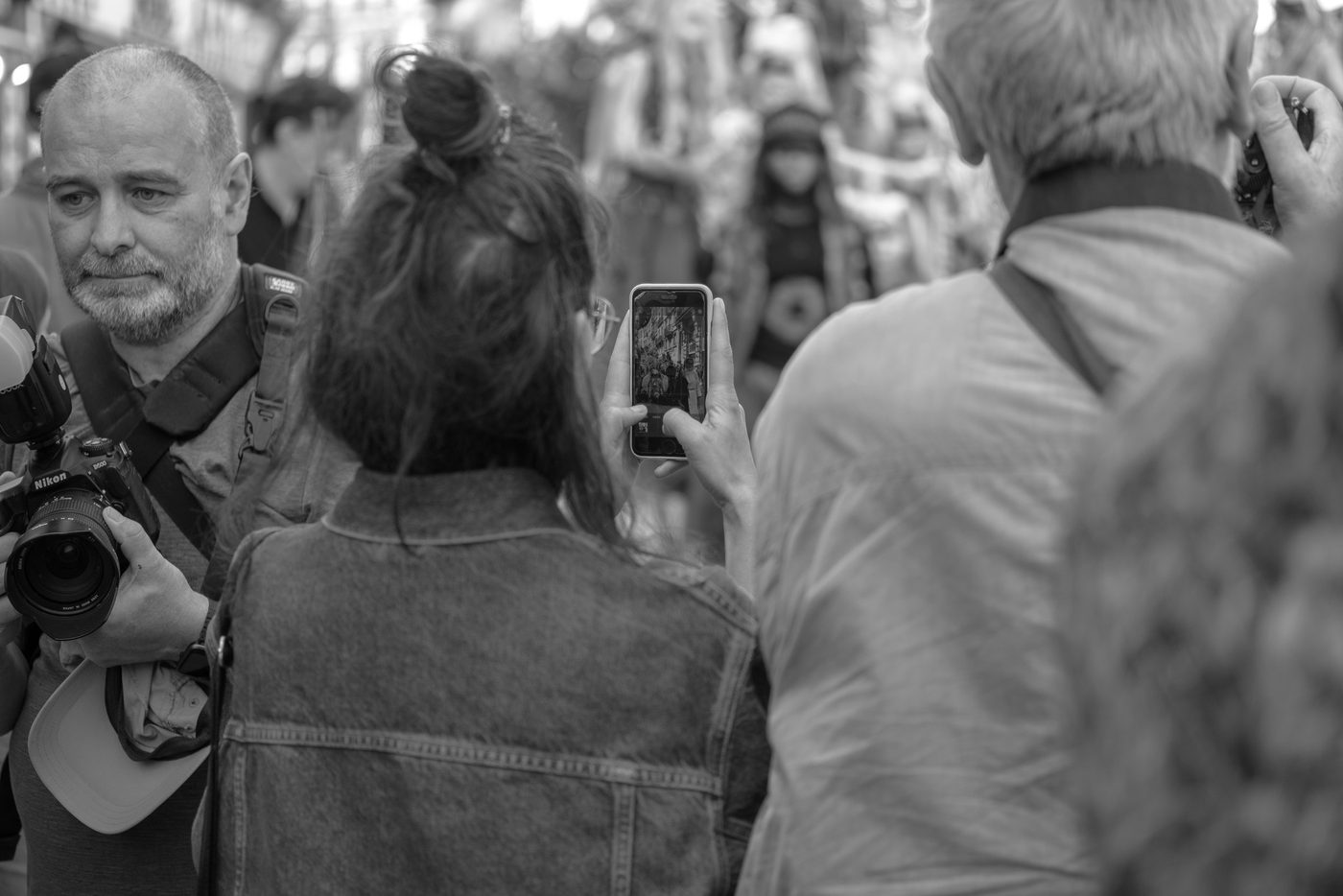 Photographe en action a la Zinneke Parade, Bruxelles (planche 019)