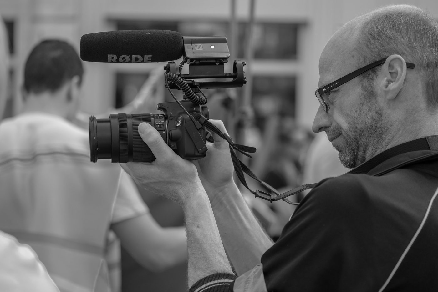Photographe en action a la Zinneke Parade, Bruxelles (planche 023)