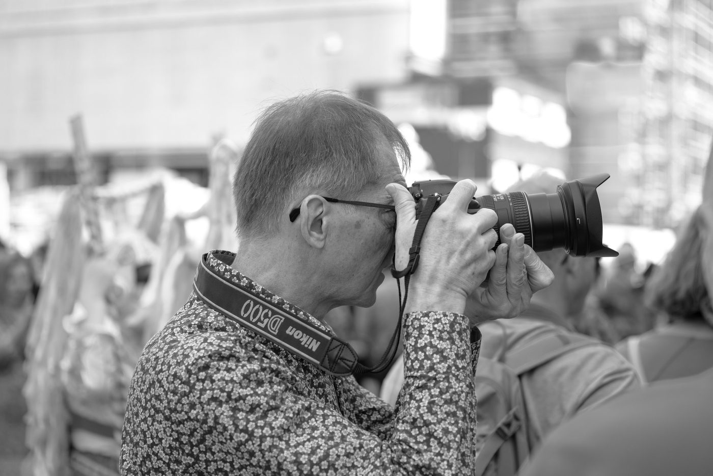 Photographe en action a la Zinneke Parade, Bruxelles (planche 033)