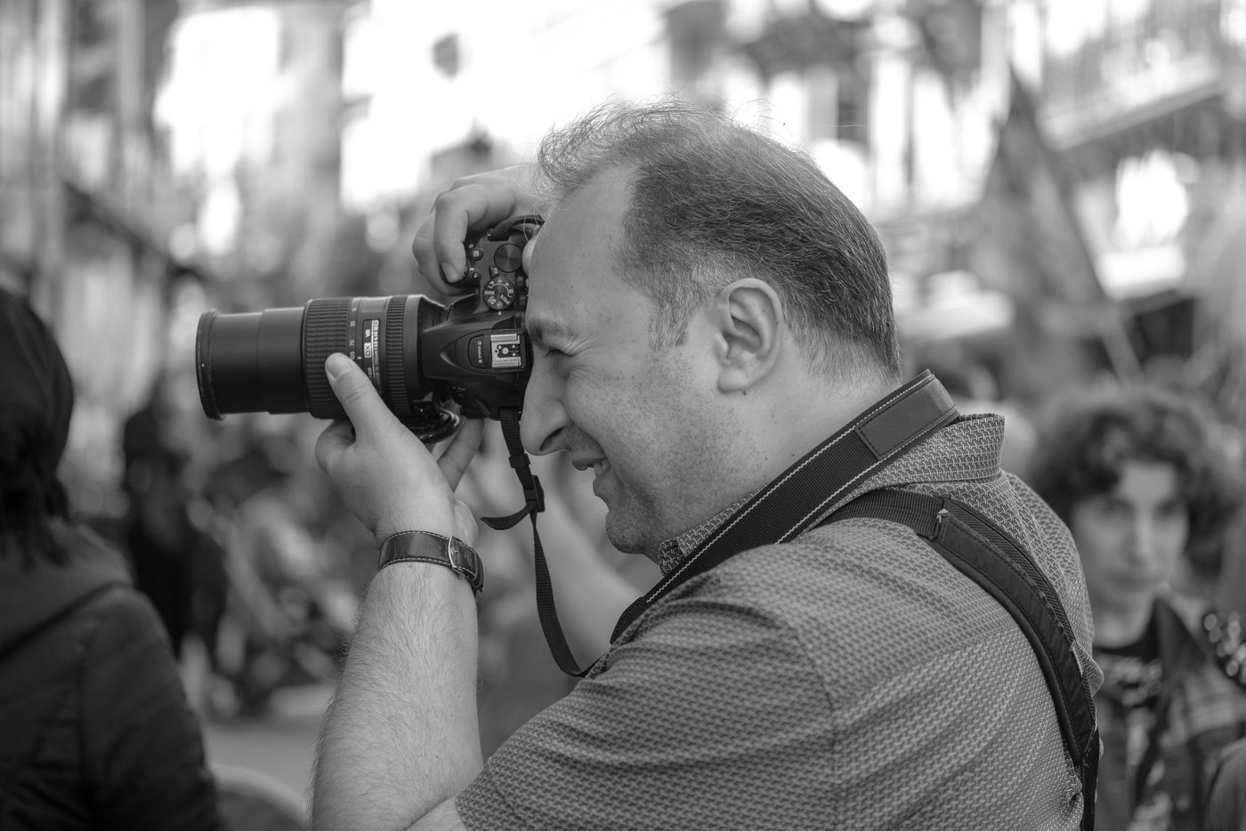 Photographe en action a la Zinneke Parade, Bruxelles (planche 037)
