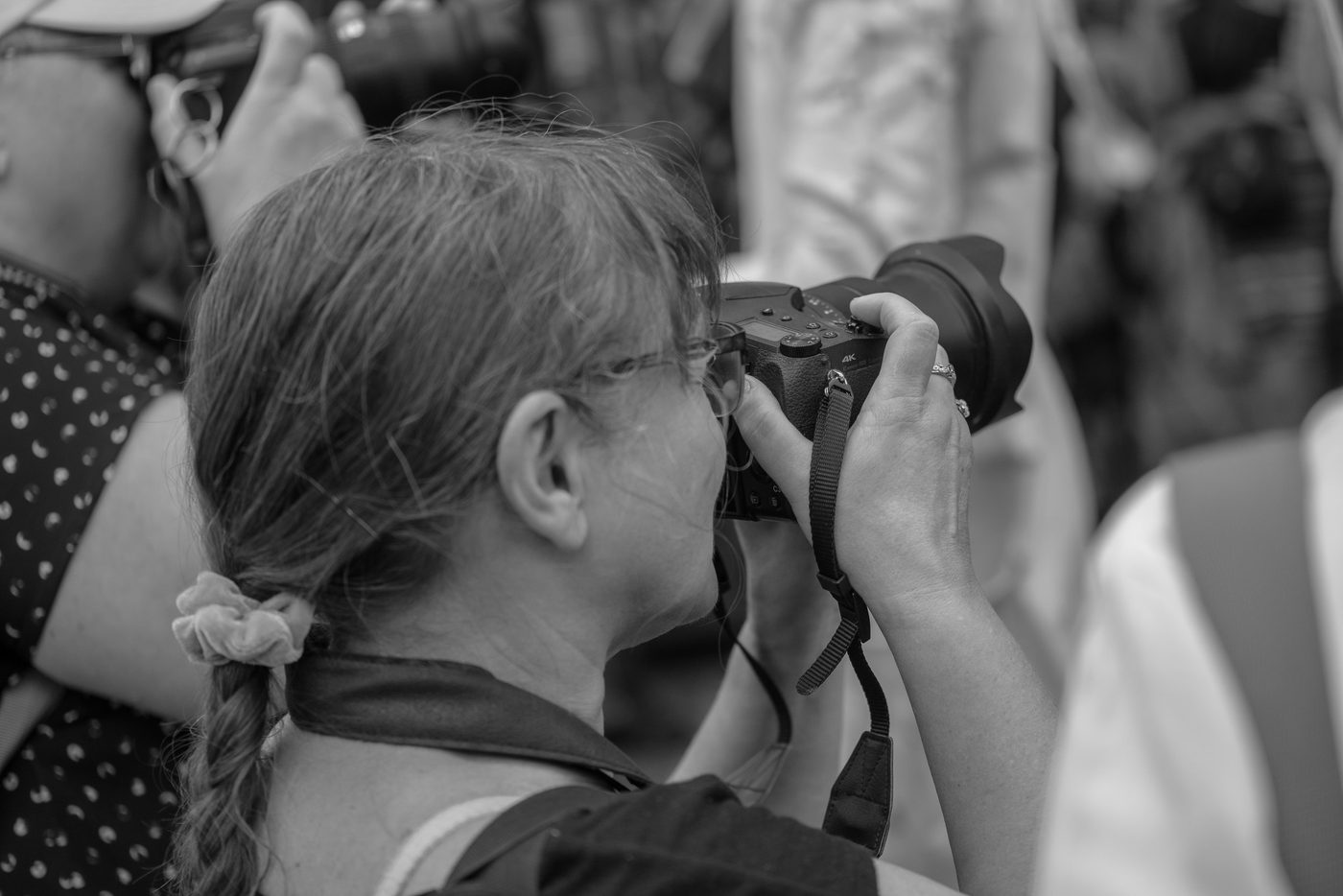 Photographe en action a la Zinneke Parade, Bruxelles (planche 040)