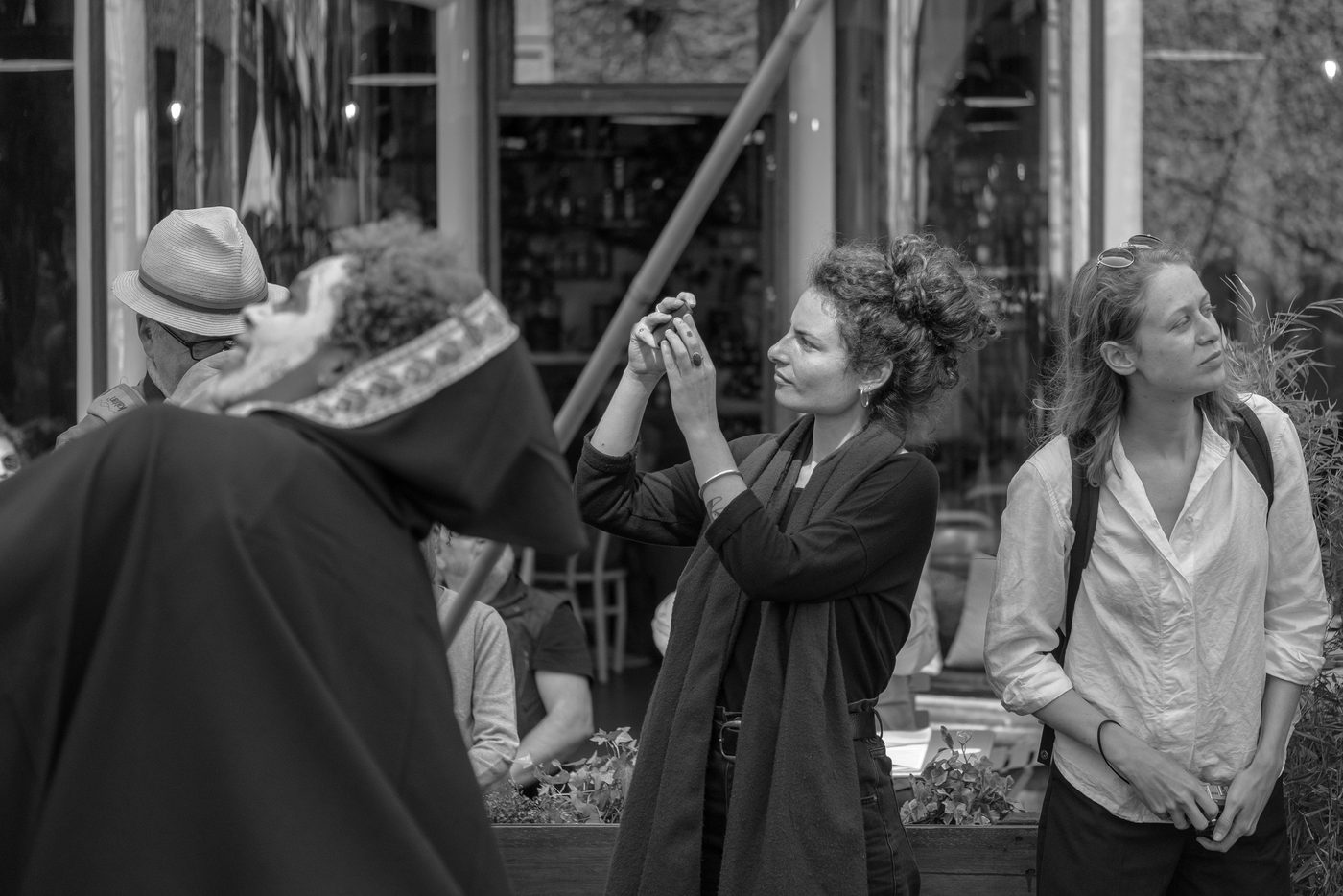 Photographe en action a la Zinneke Parade, Bruxelles (planche 042)