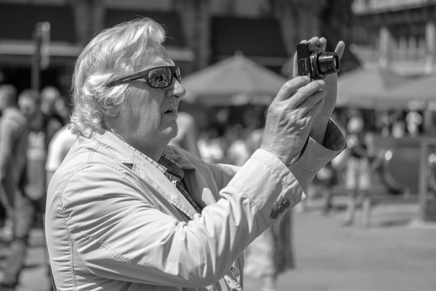 Photographe en action a la Zinneke Parade, Bruxelles (planche 043)
