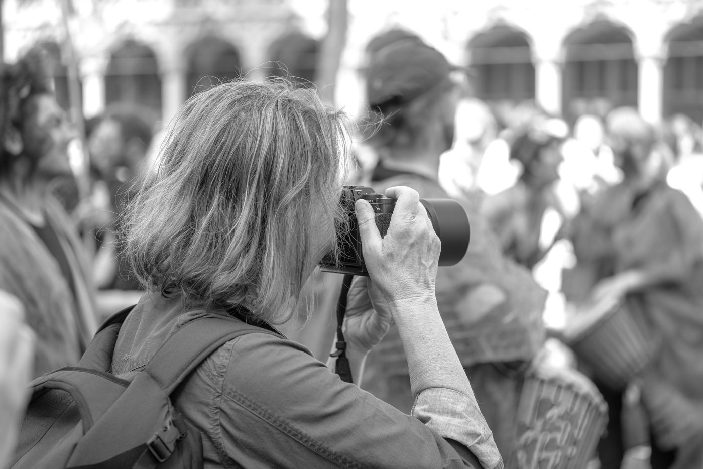 Photographe en action a la Zinneke Parade, Bruxelles (planche 044)