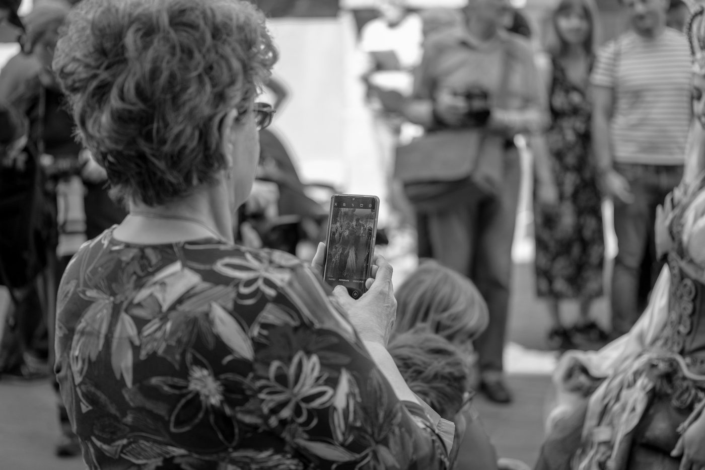 Photographe en action a la Zinneke Parade, Bruxelles (planche 048)
