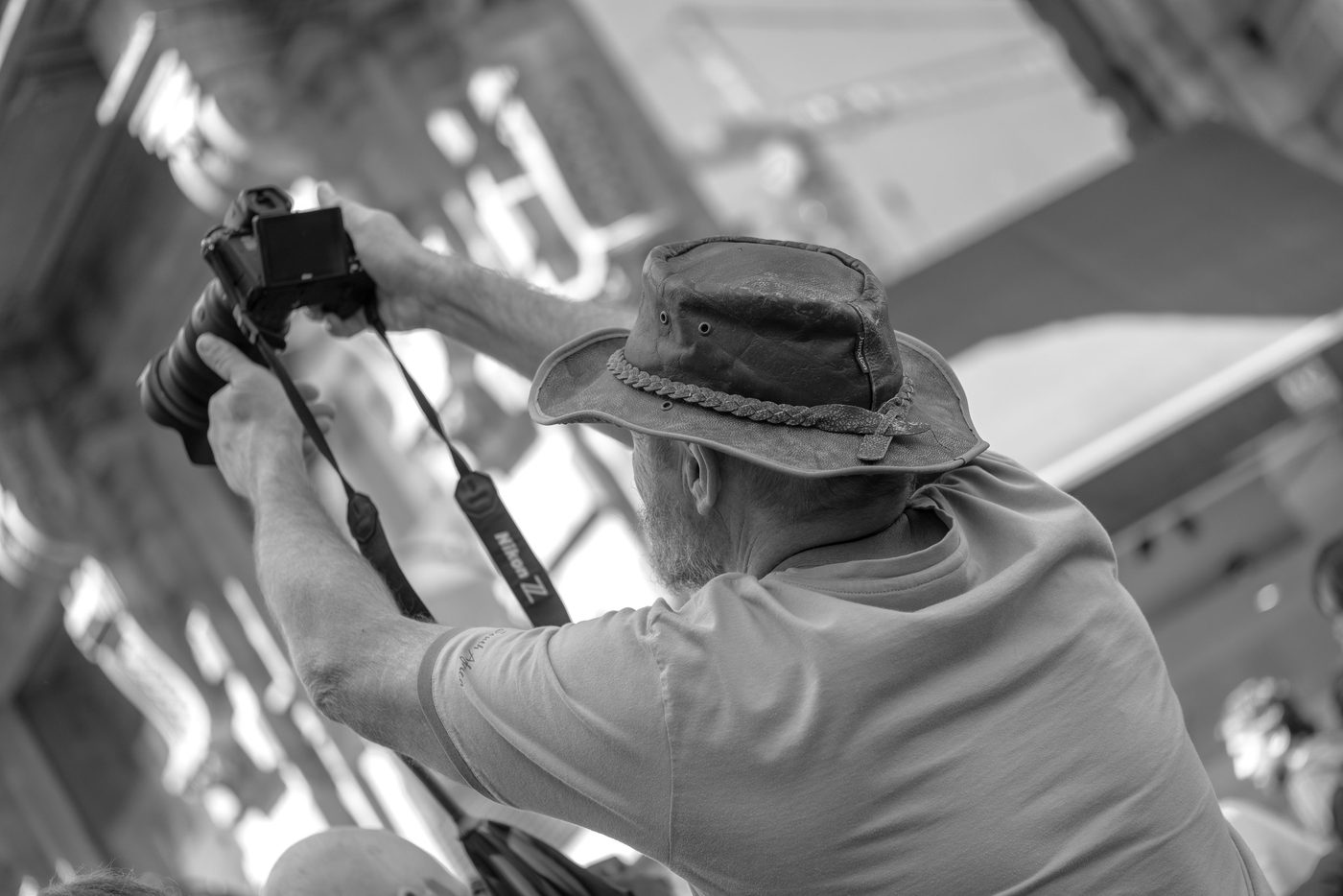 Photographe en action a la Zinneke Parade, Bruxelles (planche 063)