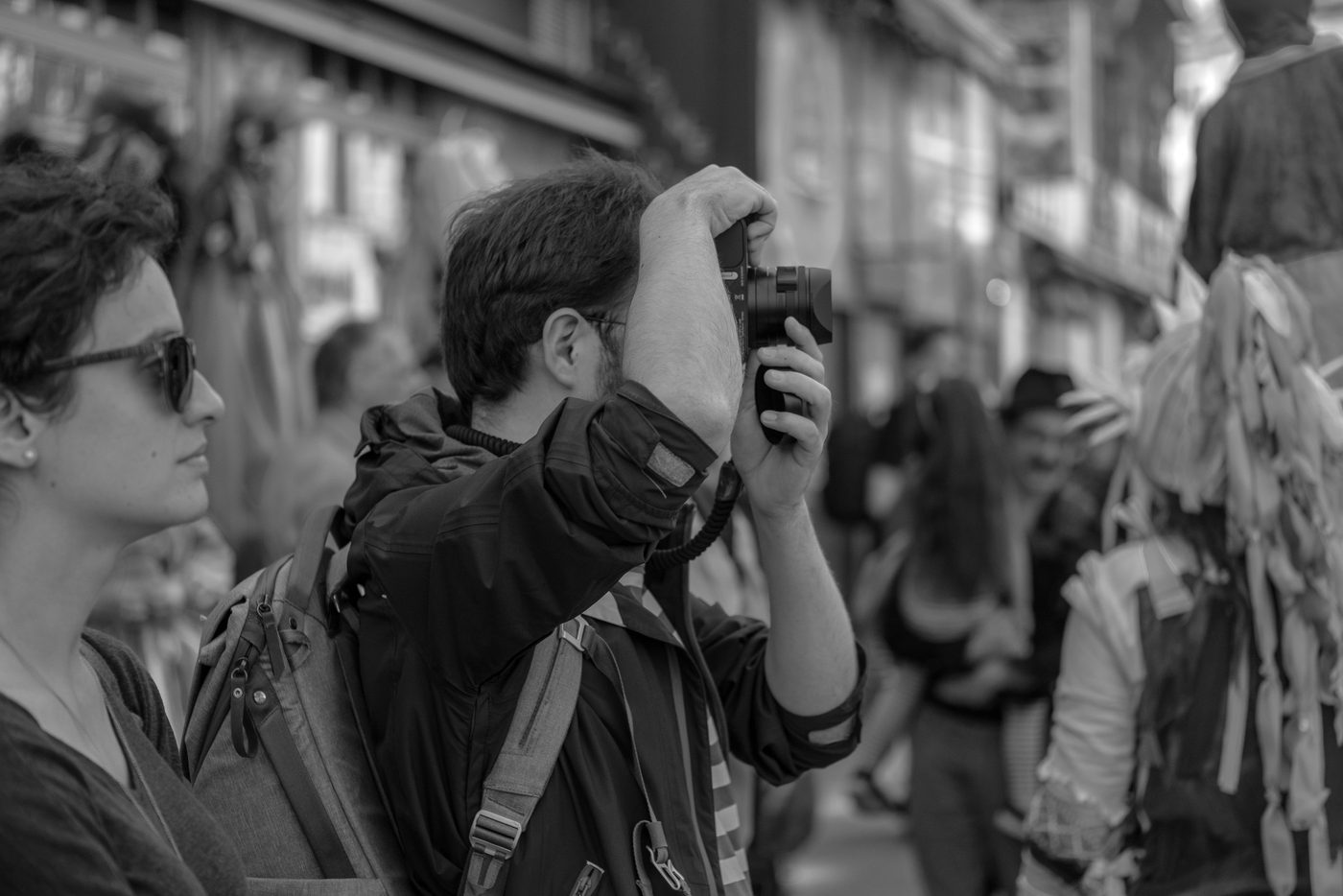 Photographe en action a la Zinneke Parade, Bruxelles (planche 073)