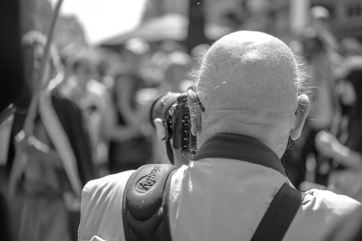 Photographe en action a la Zinneke Parade, Bruxelles (planche 074)