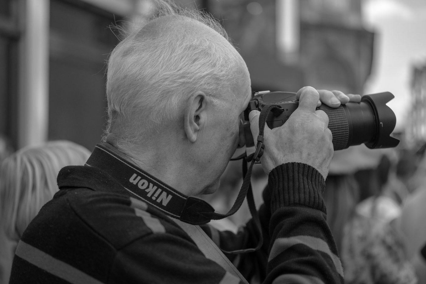 Photographe en action a la Zinneke Parade, Bruxelles (planche 085)