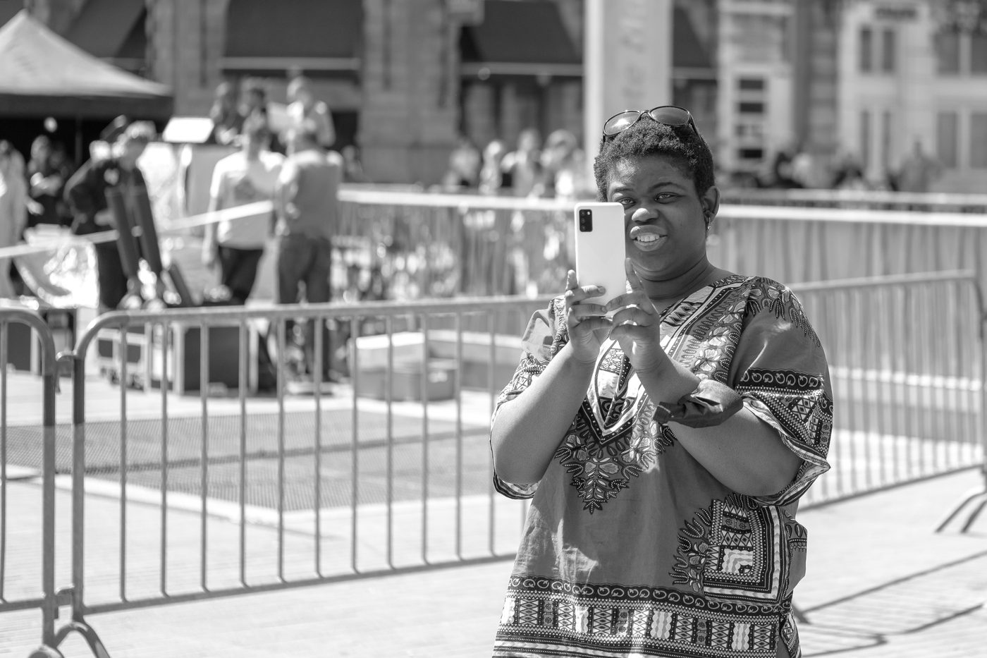 Photographe en action a la Zinneke Parade, Bruxelles (planche 091)