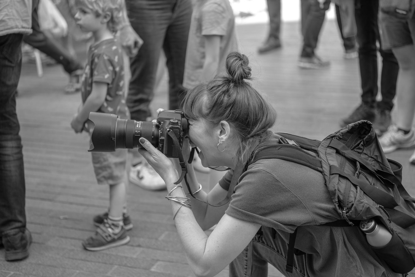 Photographe en action a la Zinneke Parade, Bruxelles (planche 097)