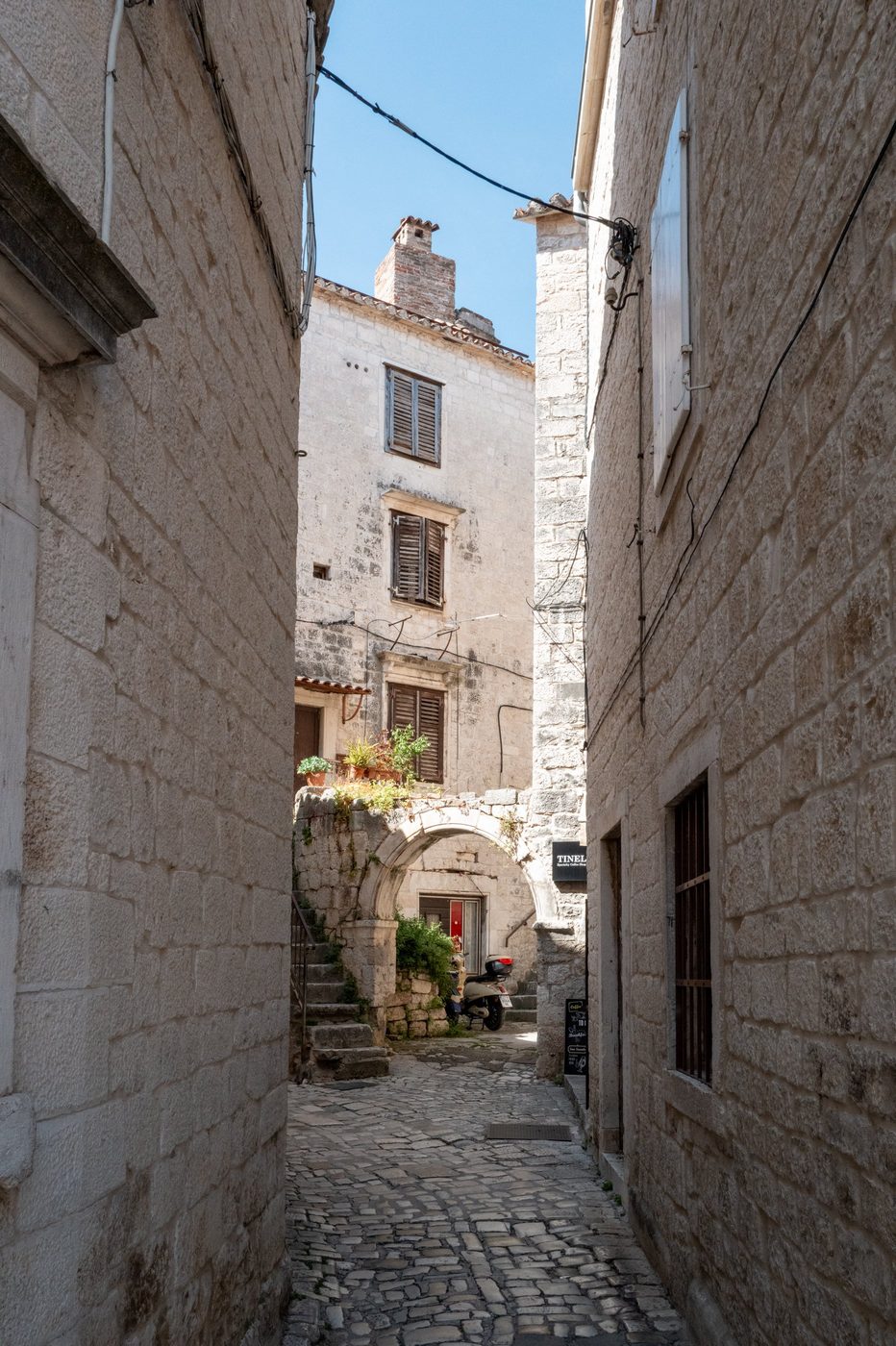 Street photography a Trogir, photo 027