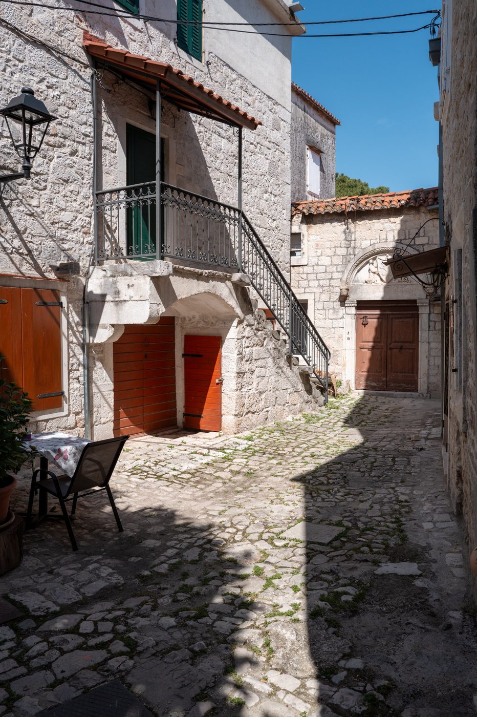 Street photography a Trogir, photo 030